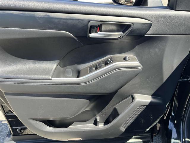 used 2023 Toyota Highlander car, priced at $36,645