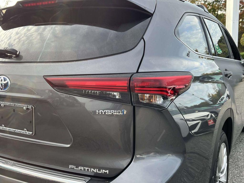 used 2024 Toyota Highlander Hybrid car, priced at $52,995