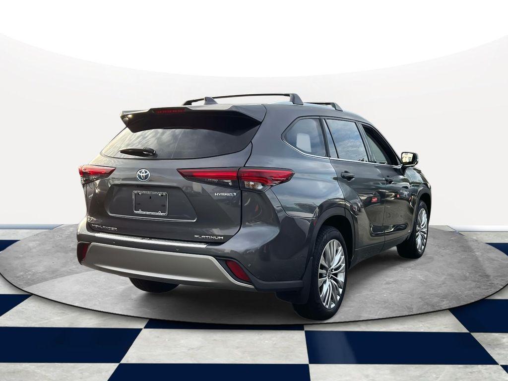 used 2024 Toyota Highlander Hybrid car, priced at $52,995