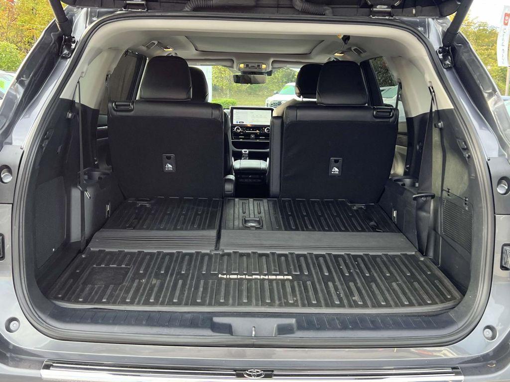 used 2024 Toyota Highlander Hybrid car, priced at $52,995