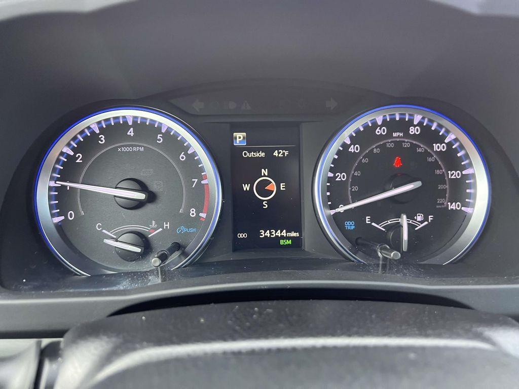 used 2019 Toyota Highlander car, priced at $27,499