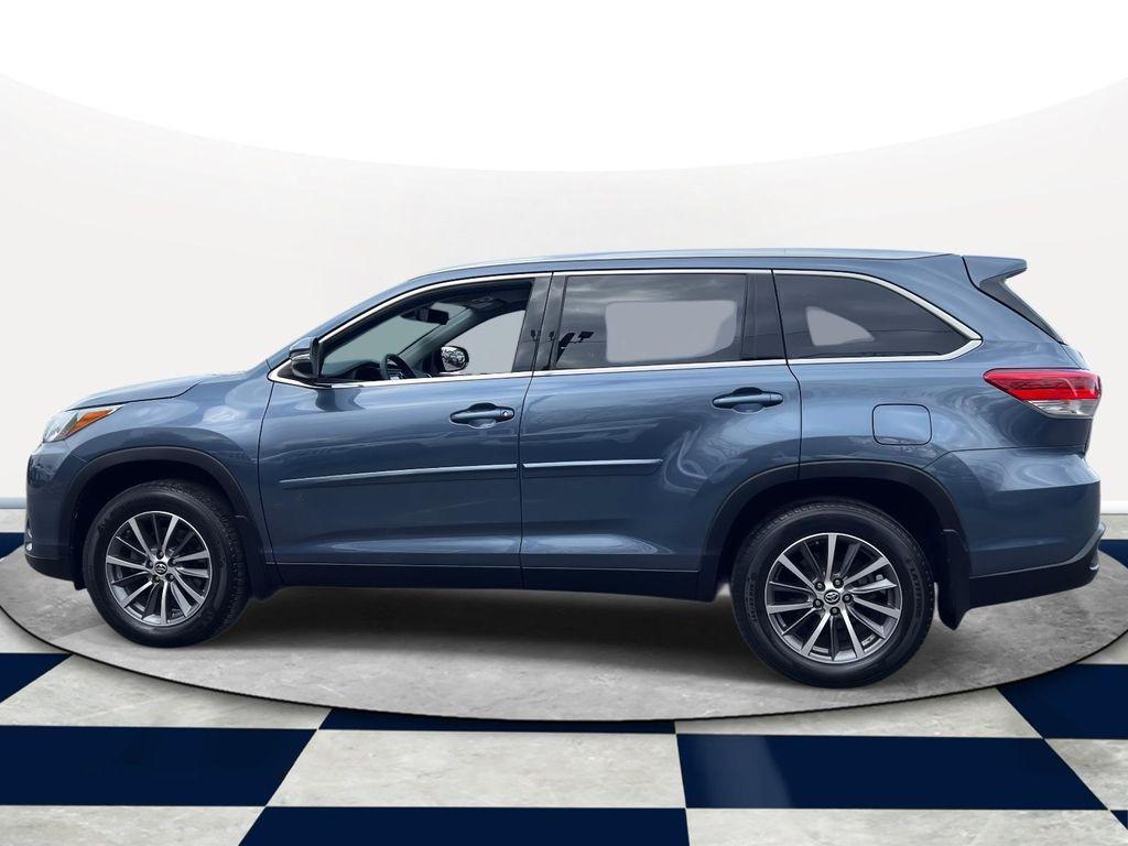 used 2019 Toyota Highlander car, priced at $27,499