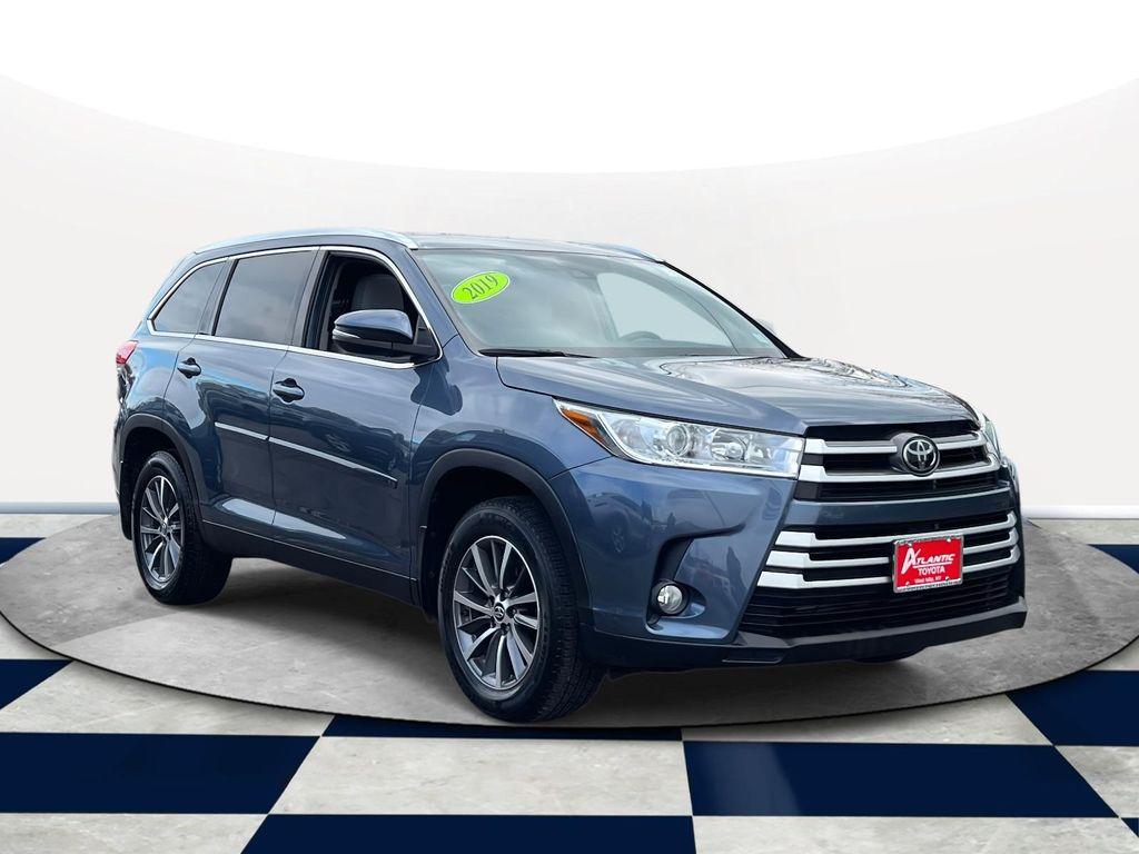 used 2019 Toyota Highlander car, priced at $27,499