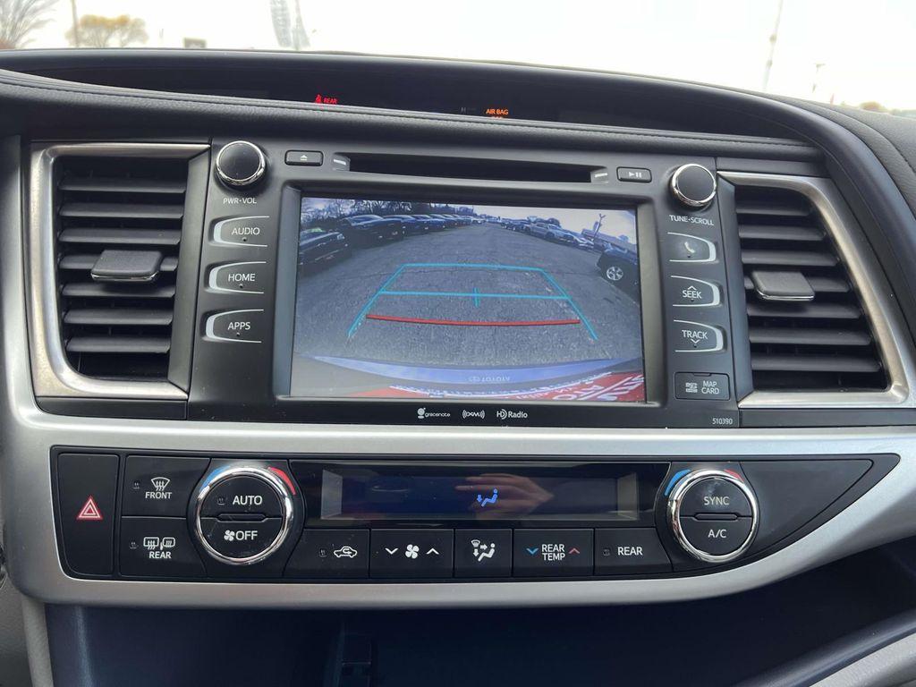 used 2019 Toyota Highlander car, priced at $27,499