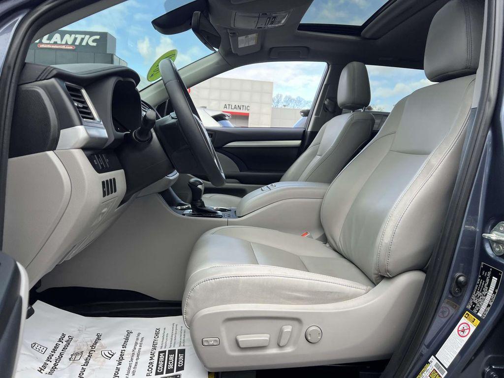 used 2019 Toyota Highlander car, priced at $27,499
