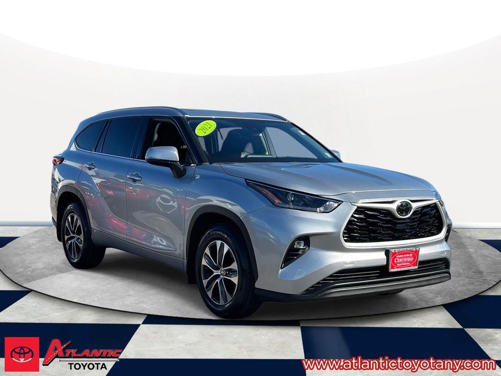 used 2021 Toyota Highlander car, priced at $33,769