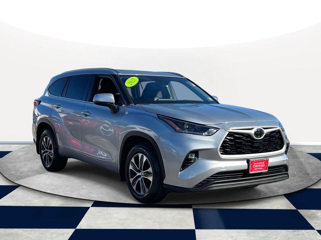 used 2021 Toyota Highlander car, priced at $33,769