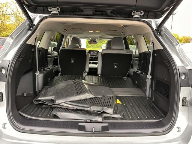 used 2022 Toyota Highlander car, priced at $36,438