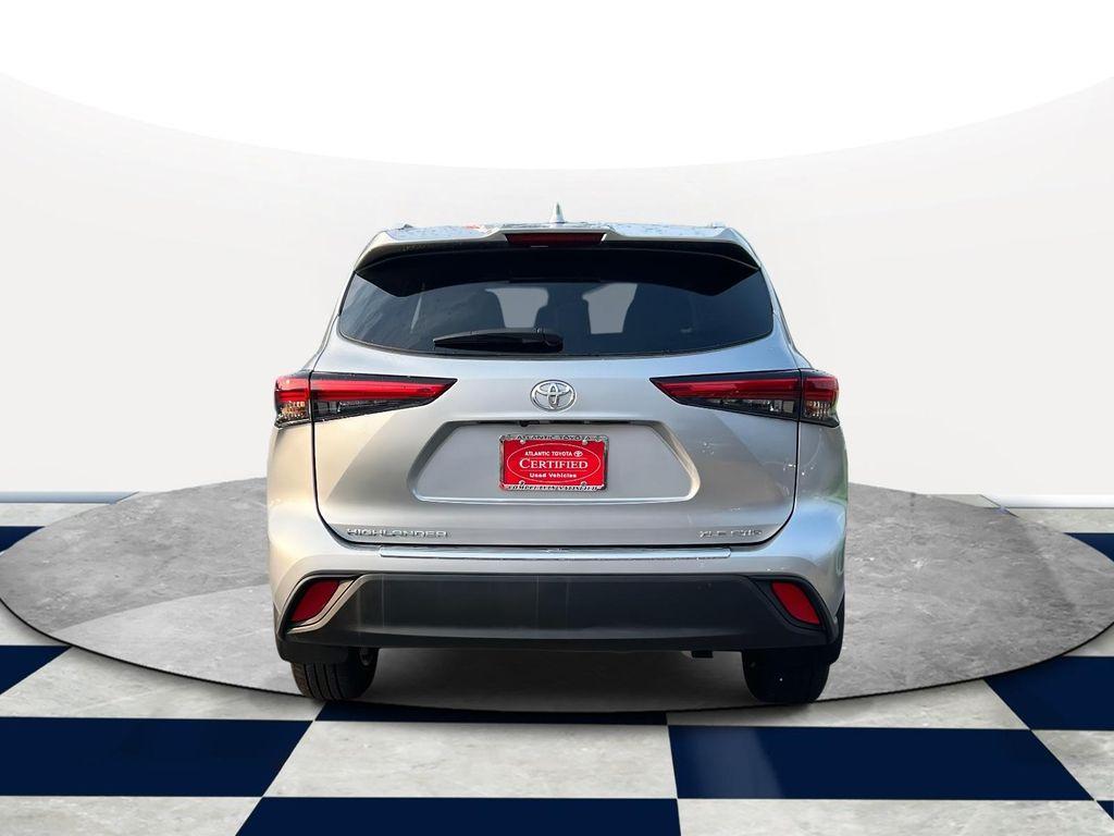 used 2022 Toyota Highlander car, priced at $38,995