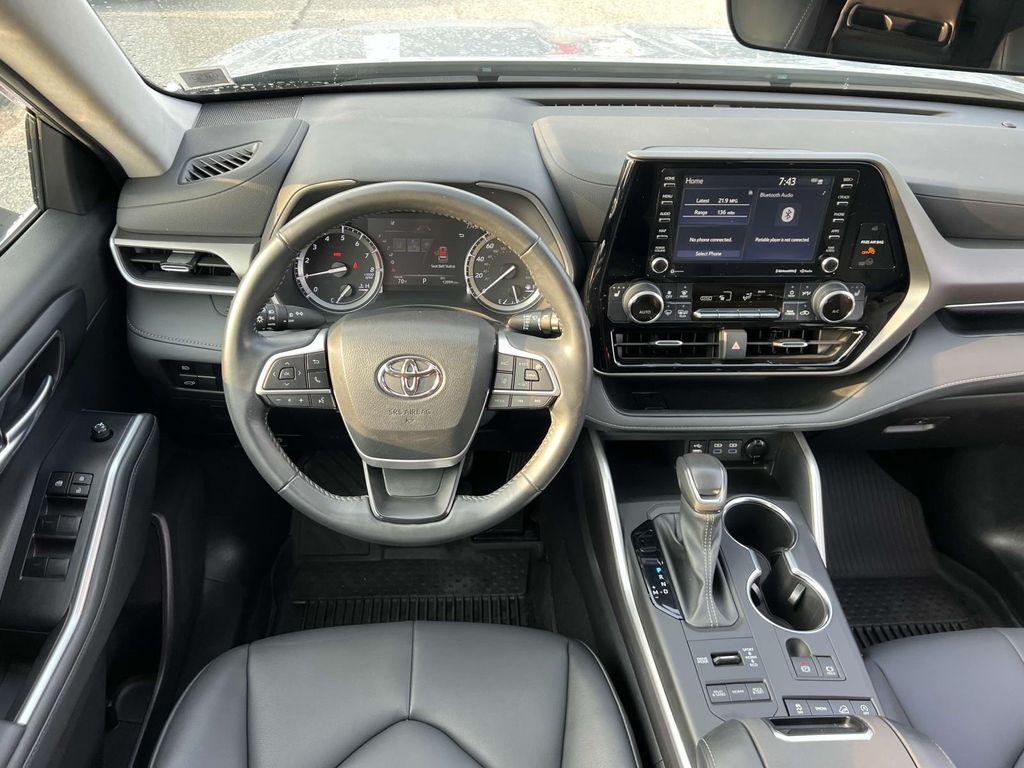 used 2022 Toyota Highlander car, priced at $38,995