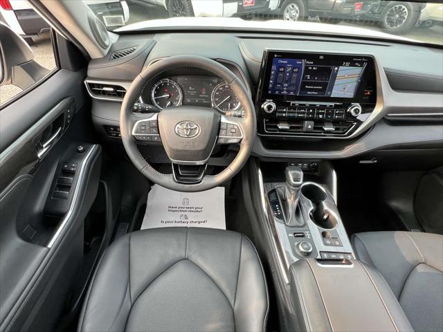 used 2022 Toyota Highlander car, priced at $38,500