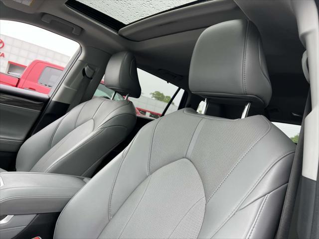used 2023 Toyota Highlander Hybrid car, priced at $47,995