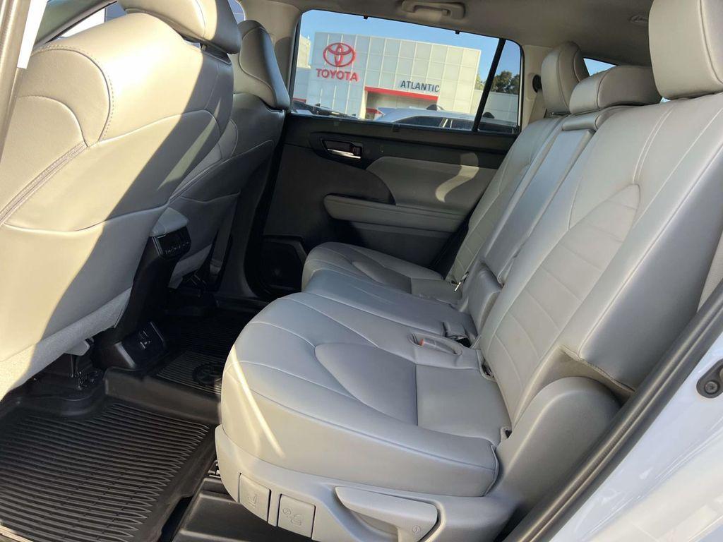 used 2022 Toyota Highlander car, priced at $38,288
