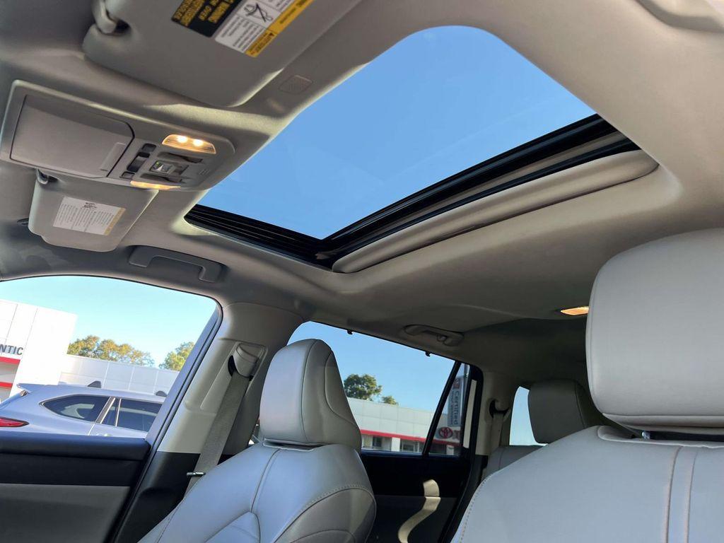used 2022 Toyota Highlander car, priced at $38,288