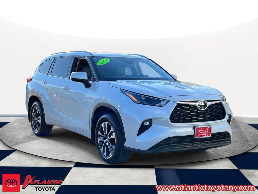 used 2022 Toyota Highlander car, priced at $38,288