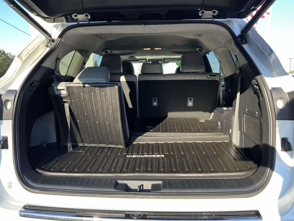 used 2022 Toyota Highlander car, priced at $38,288