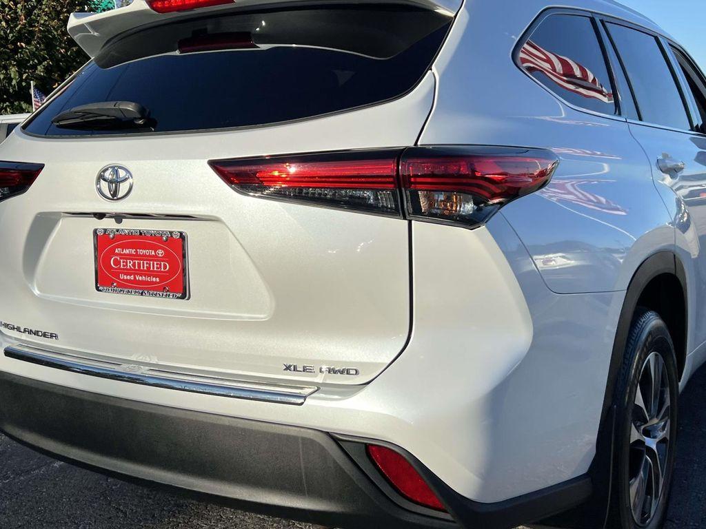 used 2022 Toyota Highlander car, priced at $38,288