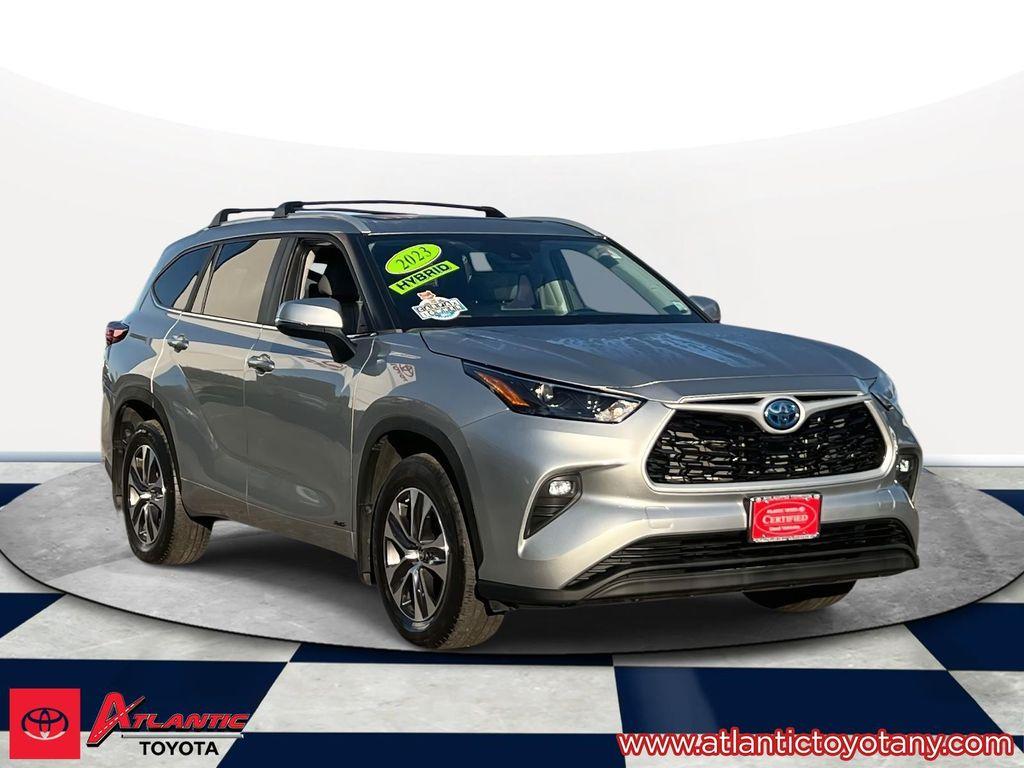 used 2023 Toyota Highlander Hybrid car, priced at $41,995