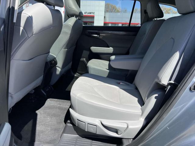 used 2021 Toyota Highlander car, priced at $37,995