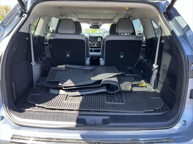 used 2021 Toyota Highlander car, priced at $37,995