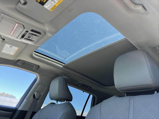 used 2021 Toyota Highlander car, priced at $37,995