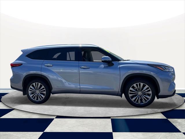 used 2021 Toyota Highlander car, priced at $37,995