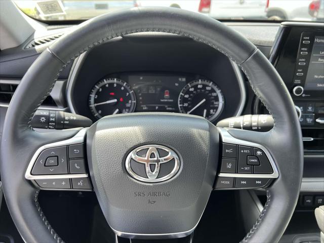 used 2021 Toyota Highlander car, priced at $35,995
