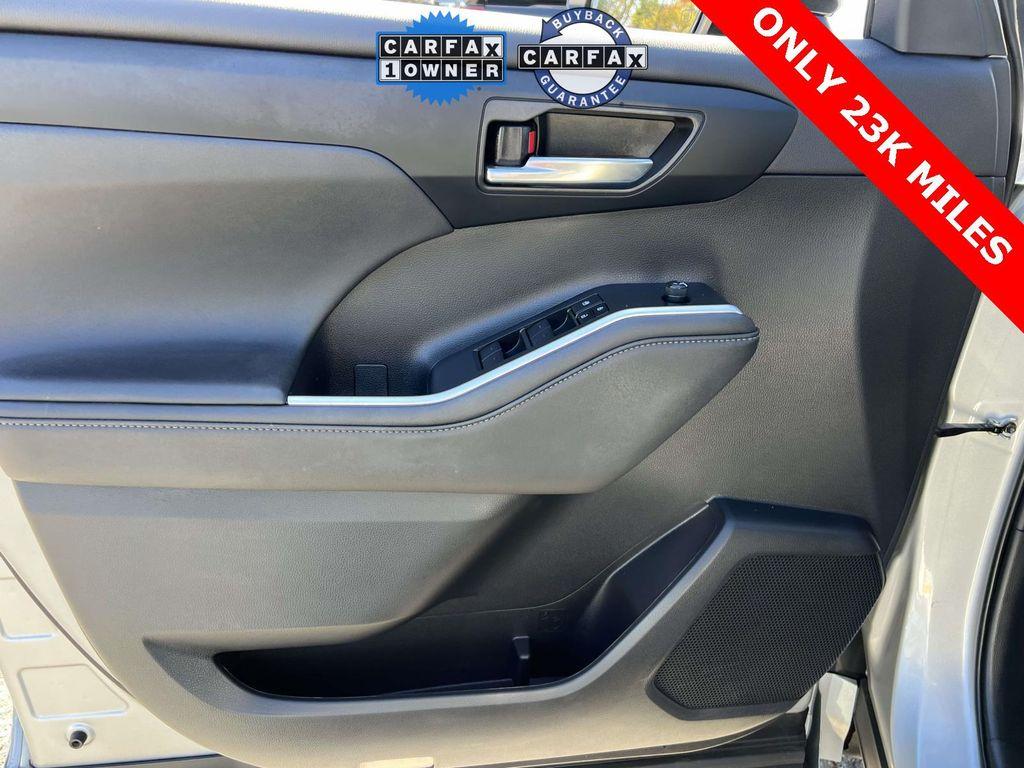 used 2023 Toyota Highlander car, priced at $37,747