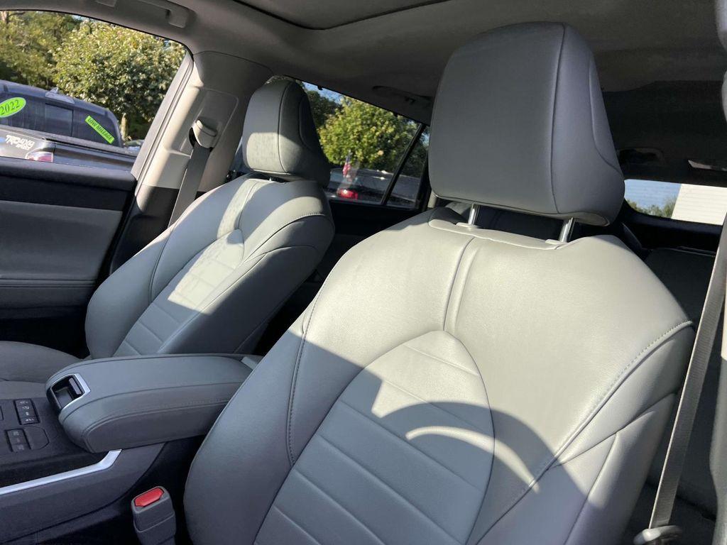 used 2022 Toyota Highlander car, priced at $36,572
