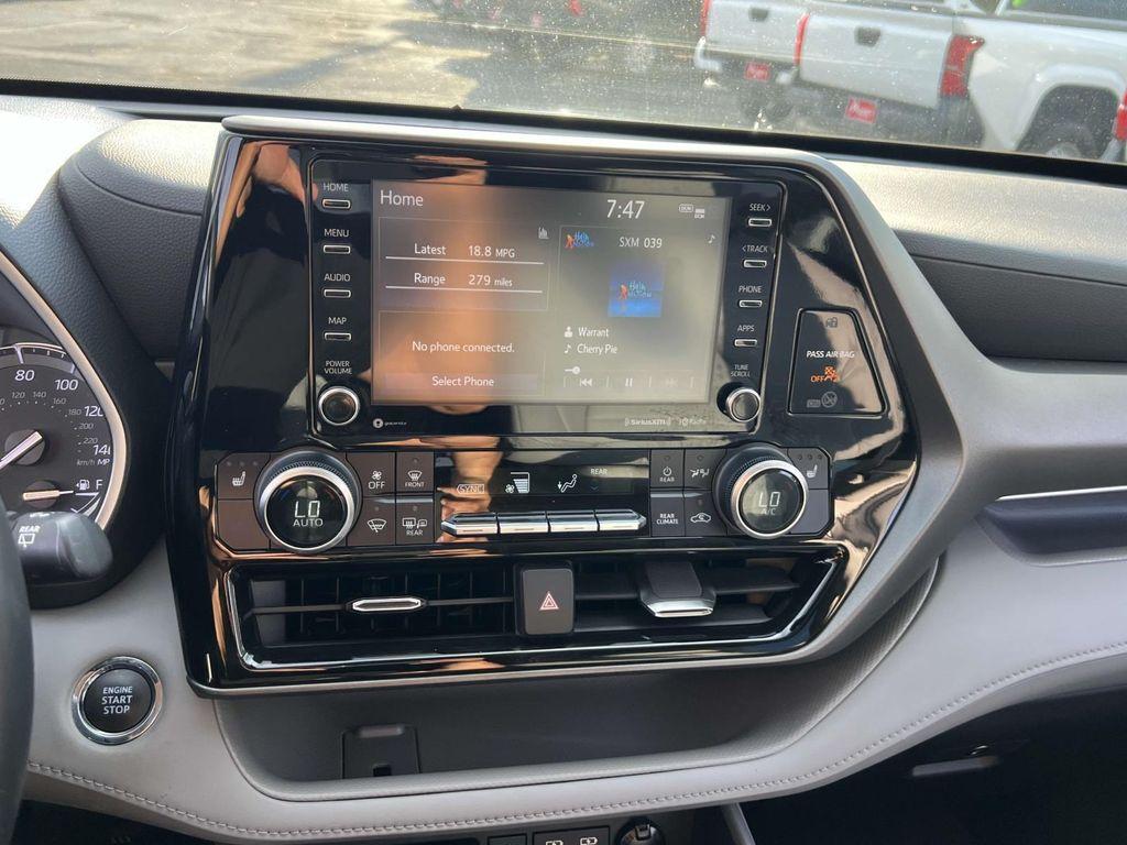 used 2022 Toyota Highlander car, priced at $36,572