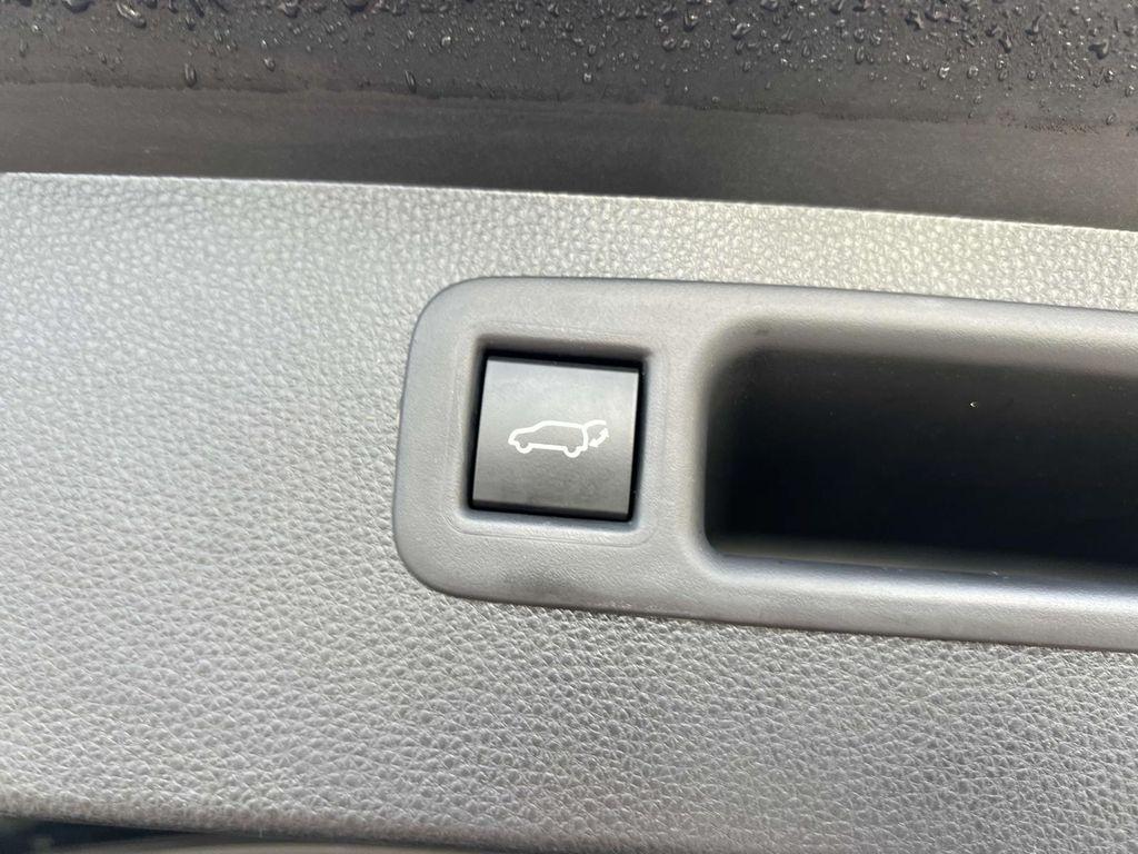 used 2022 Toyota Highlander car, priced at $36,572