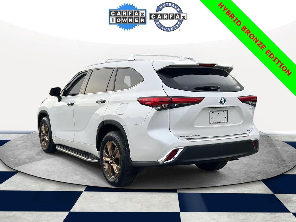 used 2022 Toyota Highlander Hybrid car, priced at $41,500