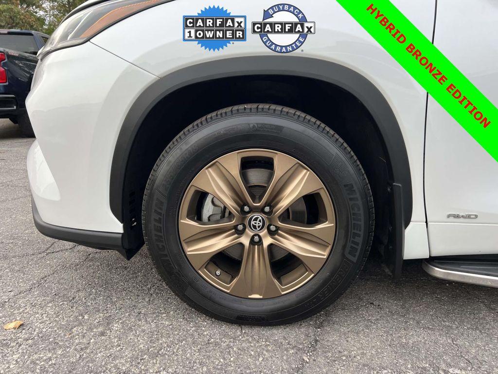 used 2022 Toyota Highlander Hybrid car, priced at $41,500