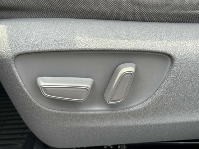used 2022 Toyota Highlander car, priced at $31,998