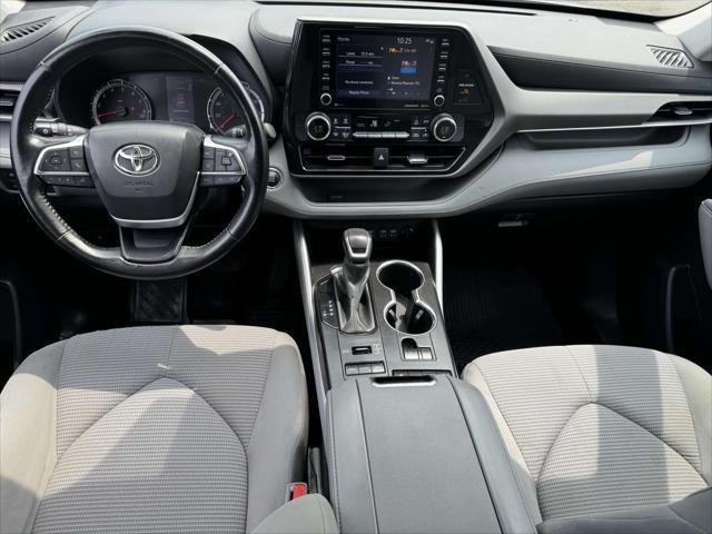 used 2022 Toyota Highlander car, priced at $31,998