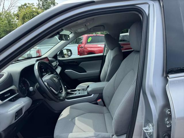 used 2022 Toyota Highlander car, priced at $31,998