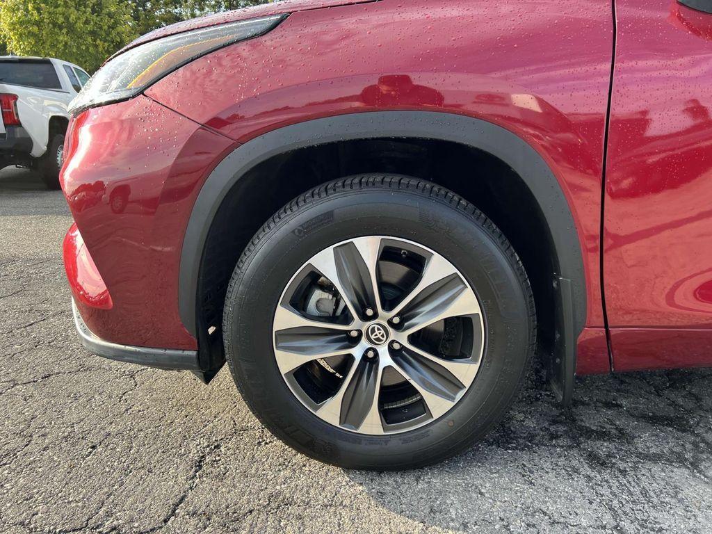 used 2023 Toyota Highlander car, priced at $34,750