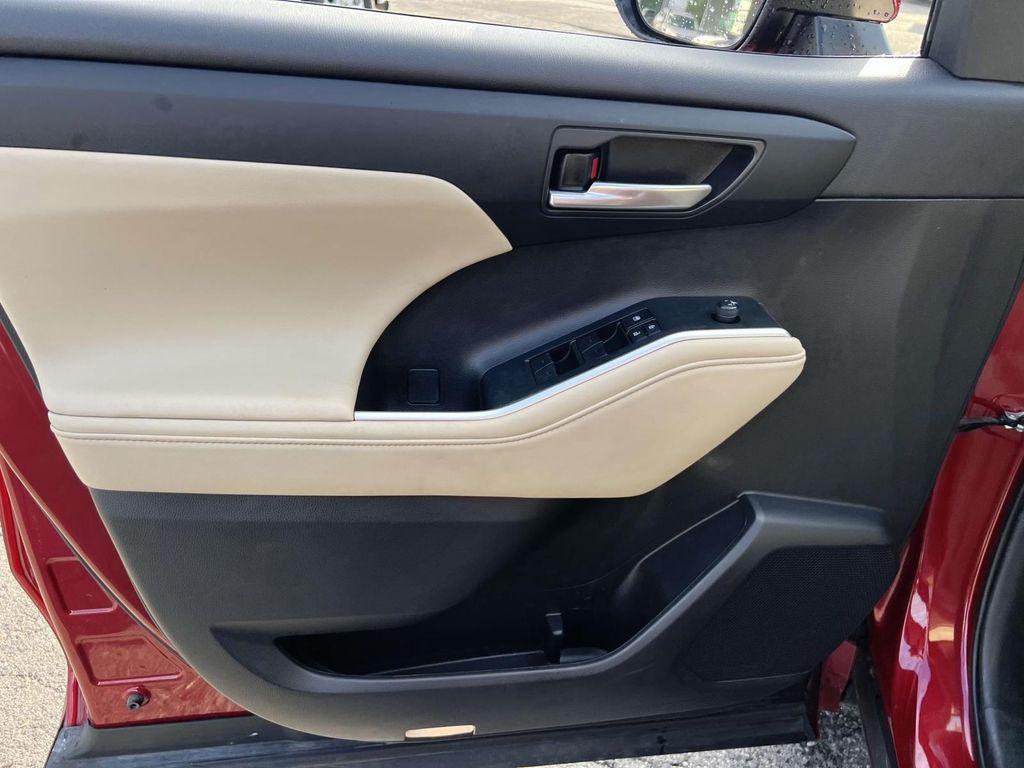 used 2023 Toyota Highlander car, priced at $34,750