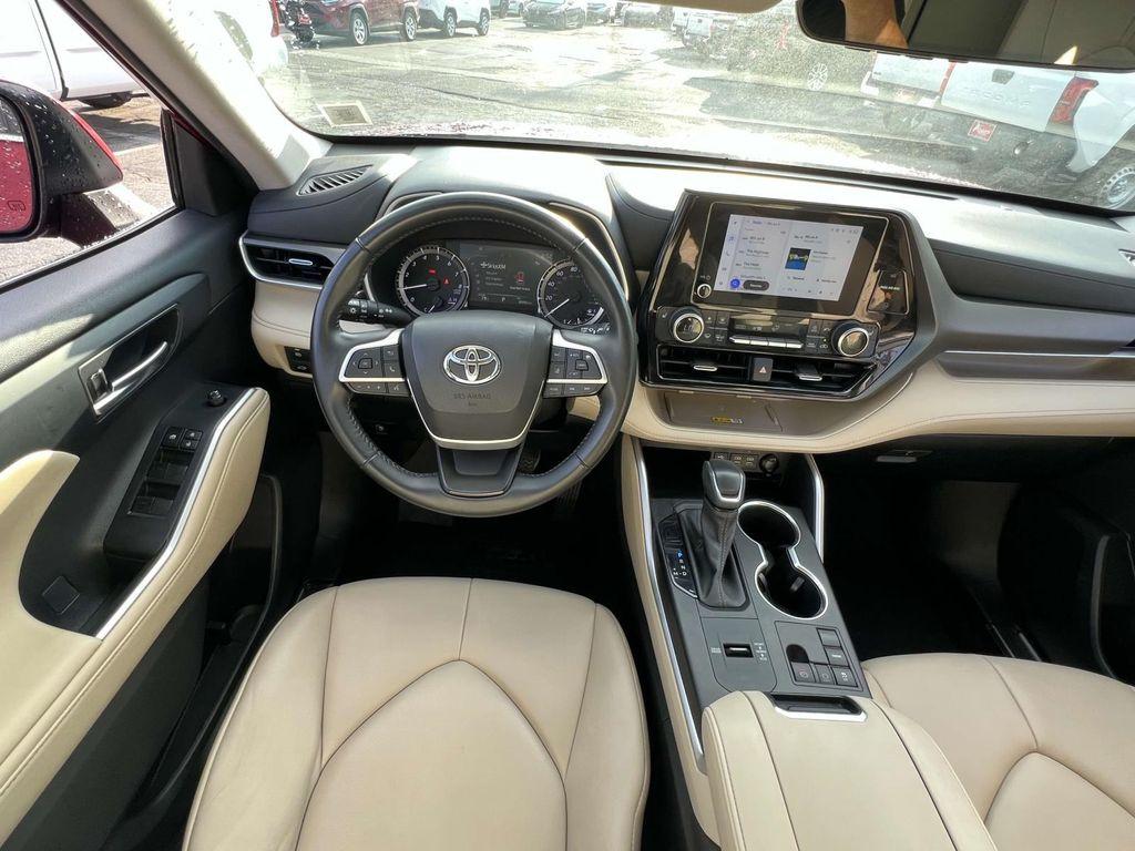 used 2023 Toyota Highlander car, priced at $34,750