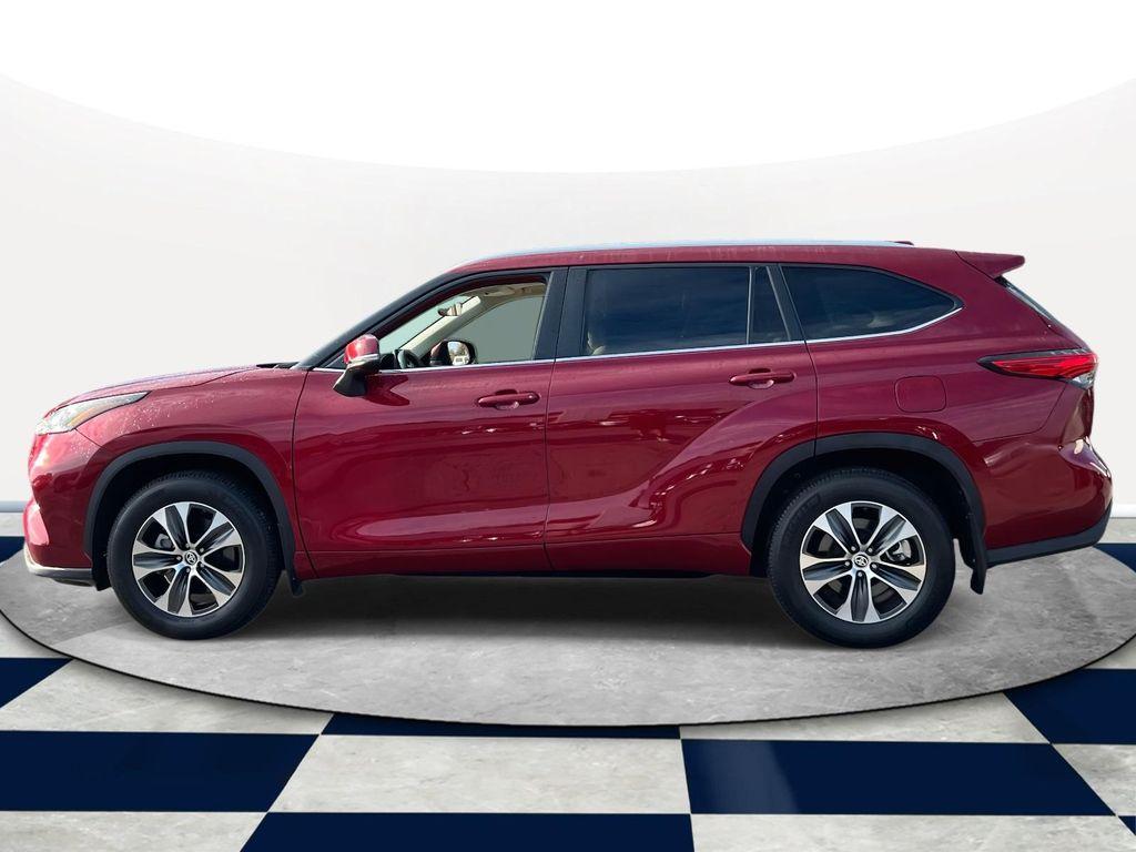 used 2023 Toyota Highlander car, priced at $34,750