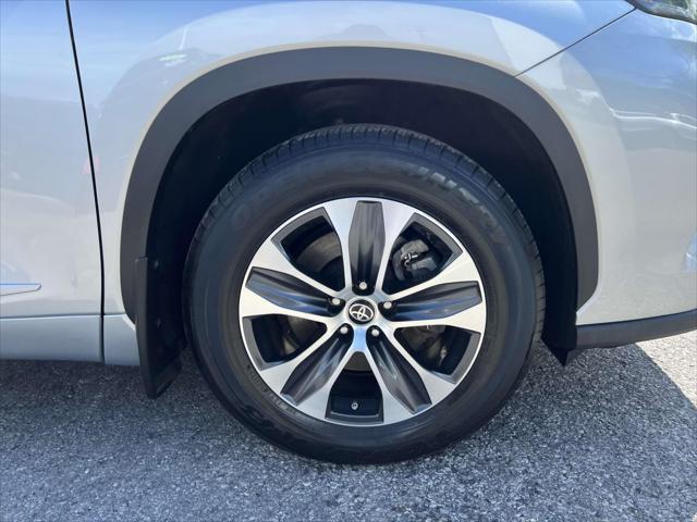 used 2022 Toyota Highlander car, priced at $36,990