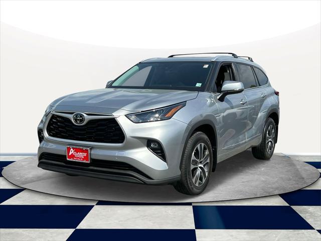 used 2022 Toyota Highlander car, priced at $36,990
