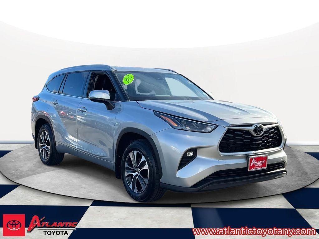 used 2022 Toyota Highlander car, priced at $36,700