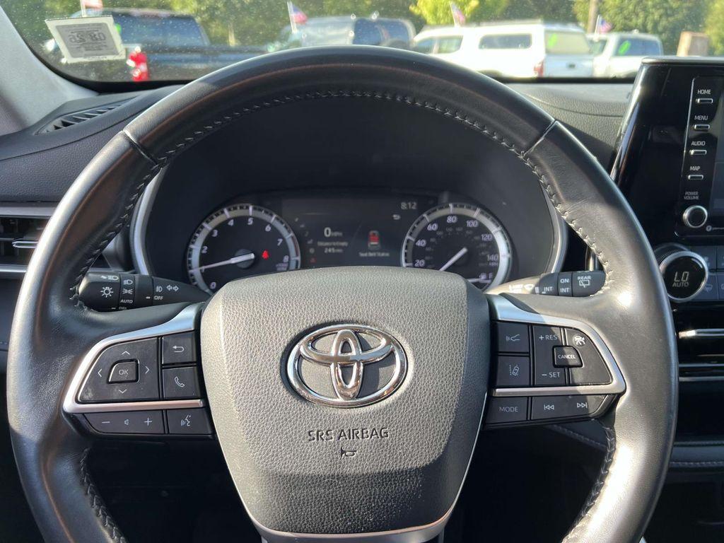 used 2022 Toyota Highlander car, priced at $36,700