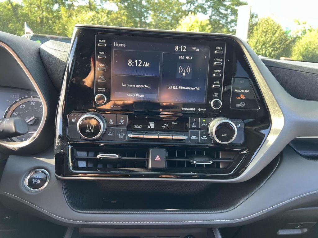 used 2022 Toyota Highlander car, priced at $36,700