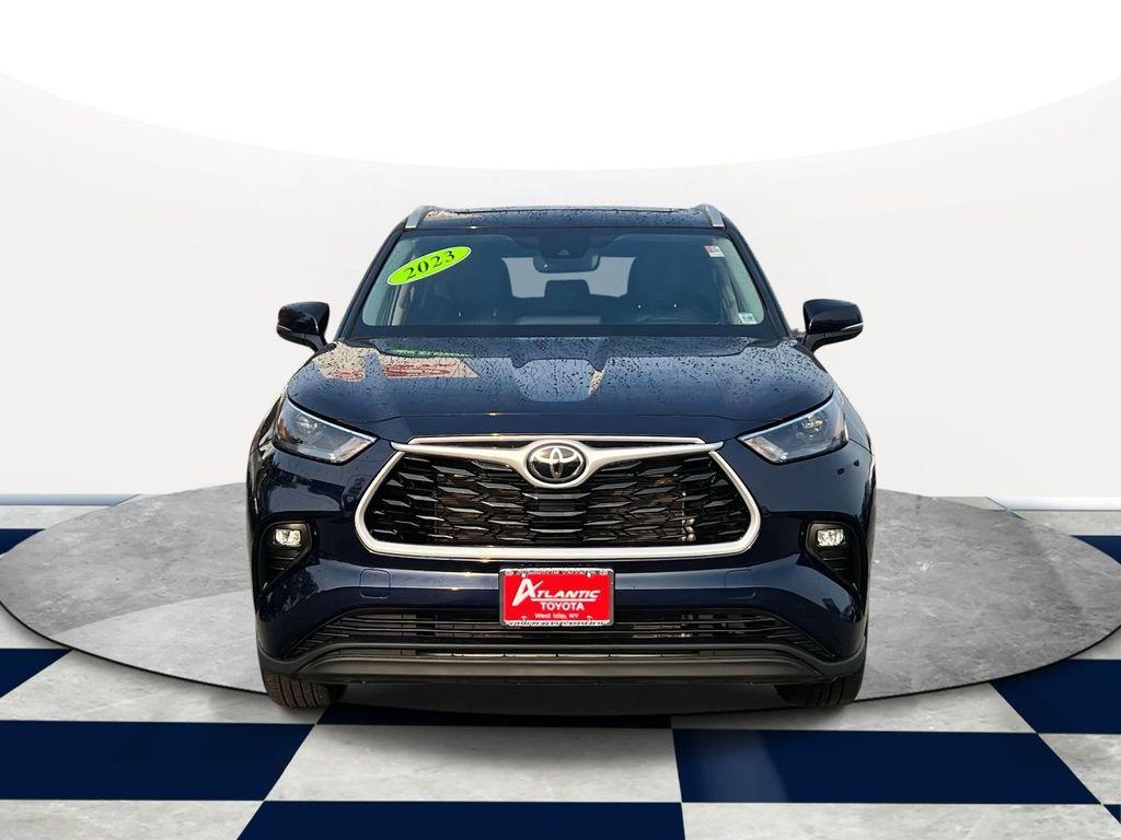used 2023 Toyota Highlander car, priced at $35,500