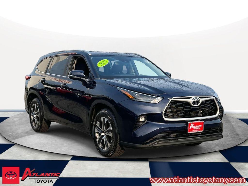 used 2023 Toyota Highlander car, priced at $35,500