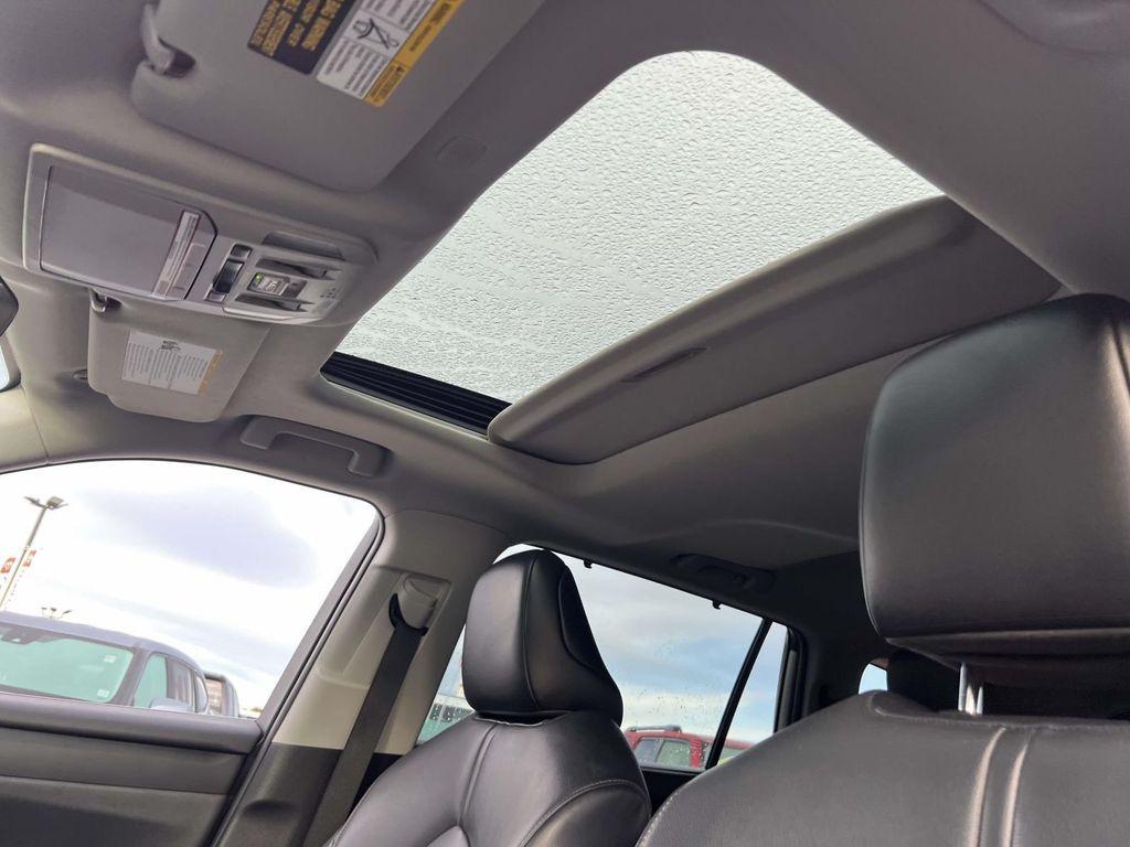 used 2021 Toyota Highlander car, priced at $31,711