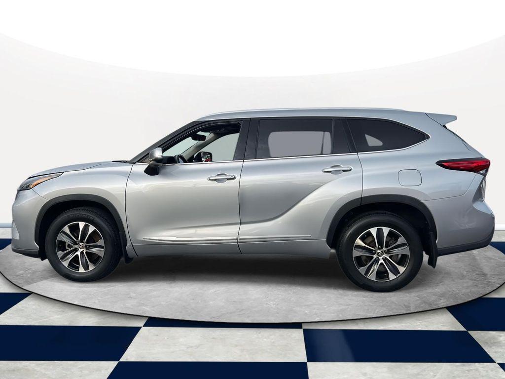 used 2021 Toyota Highlander car, priced at $31,711