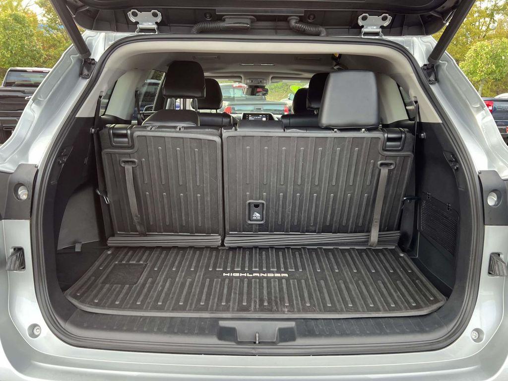 used 2021 Toyota Highlander car, priced at $31,711